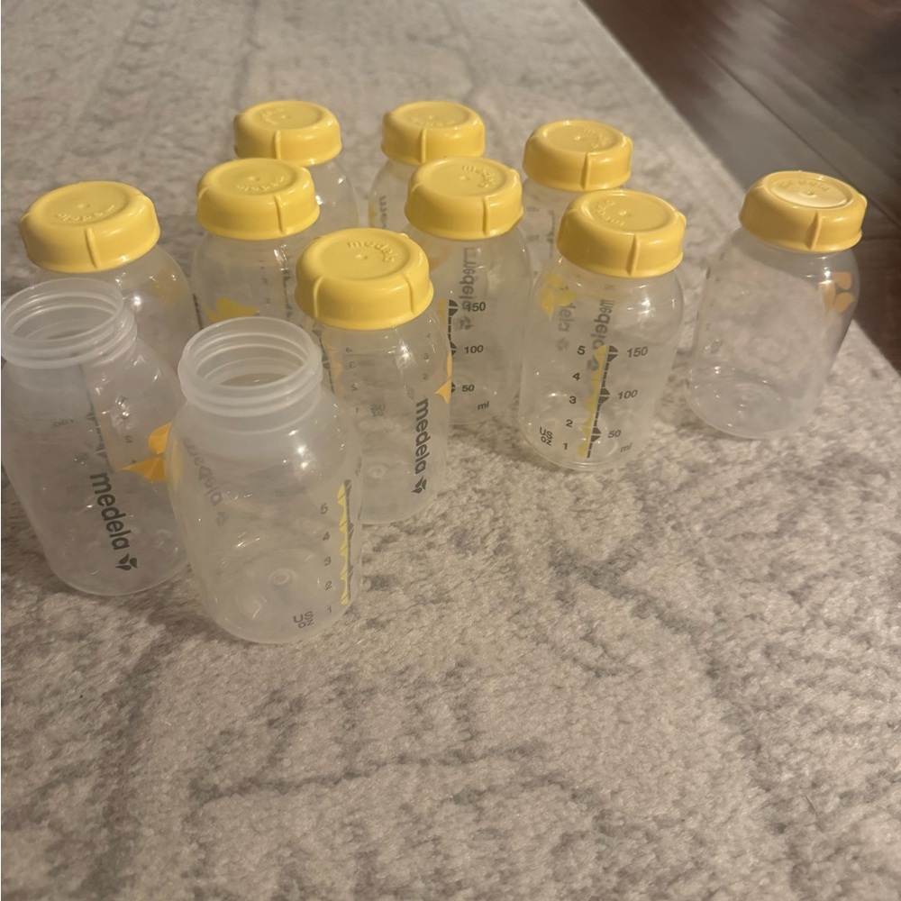 Medela Feeding Bottles with Yellow Caps